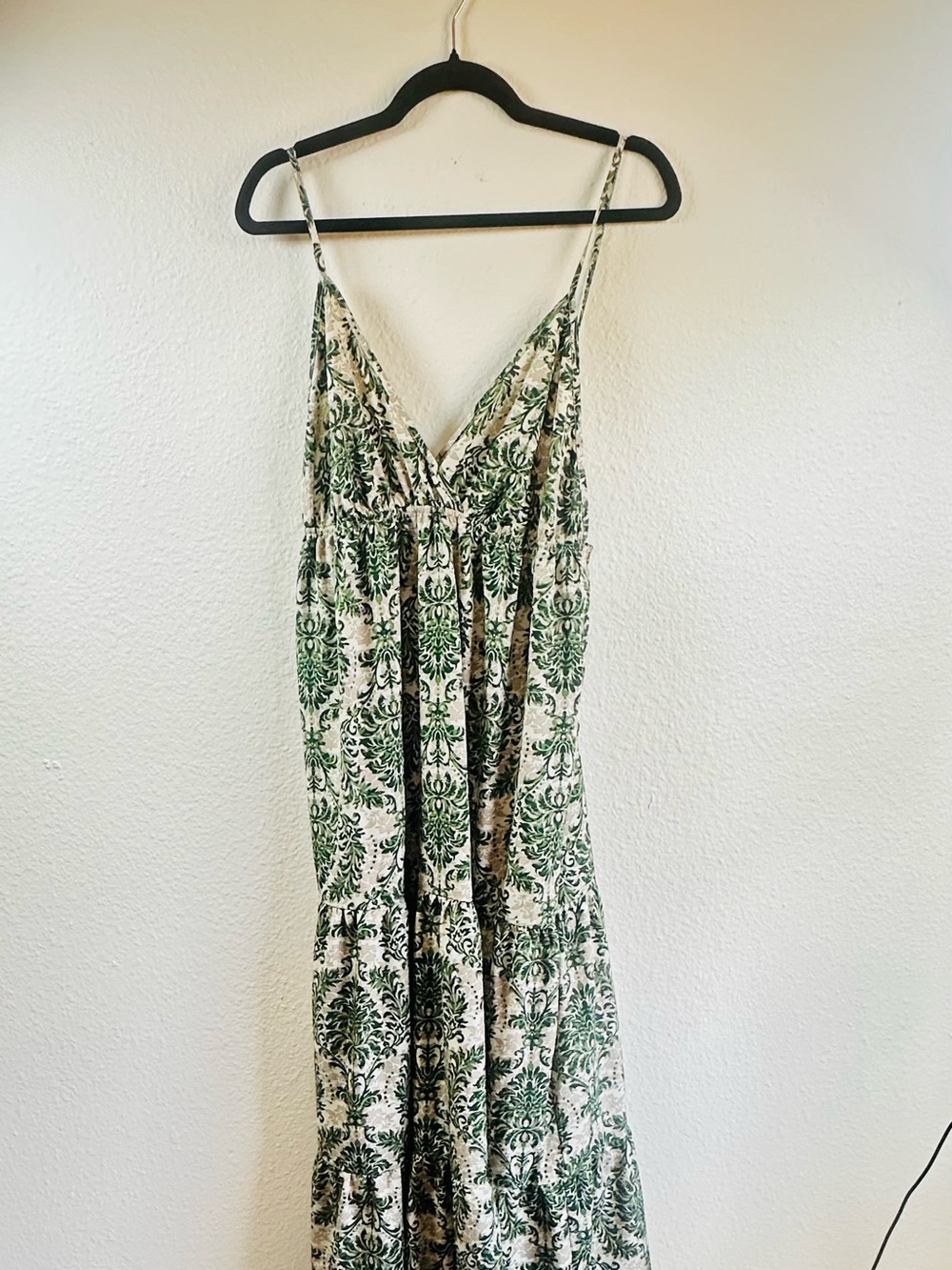 Sleeveless V-Neck Green Print Maxi Dress - Brand Unspecified